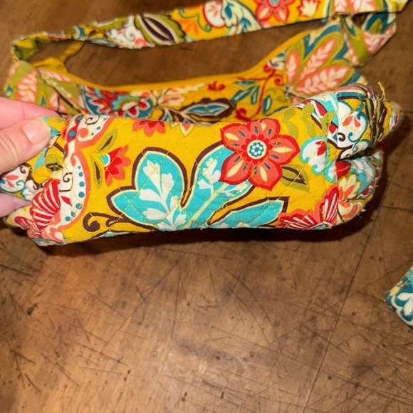 Vera Bradley Vintage Crossbody Saddle Up Purse and Wallet in Provincial Print - Picture 4 of 12